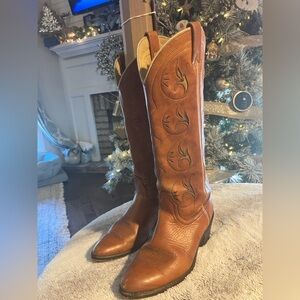 Vintage Acme cowgirl boots size 8.5